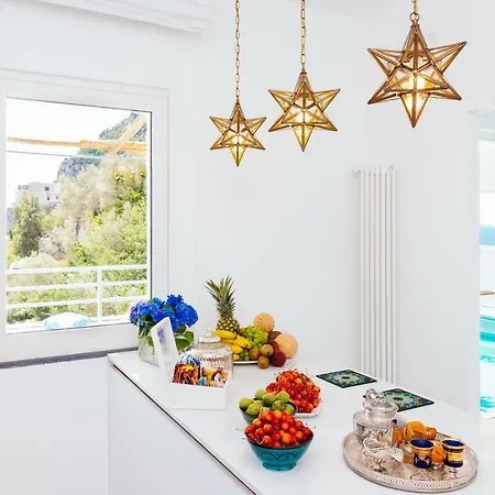 Eden House Будинок відпочинку